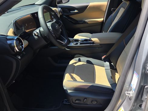 New 2026 Chevrolet Equinox ACTIV w/ LPO, Floor Liner Package FWD image 10