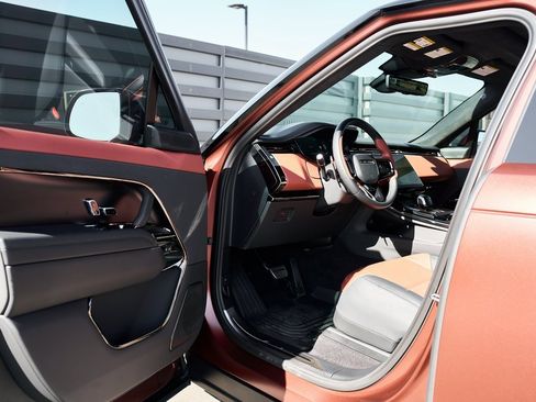 Used 2025 Land Rover Range Rover Sport SV Edition Two image 26