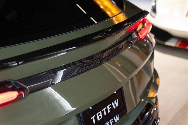 Used 2023 Lamborghini Urus Performante AWD/4WD image 39