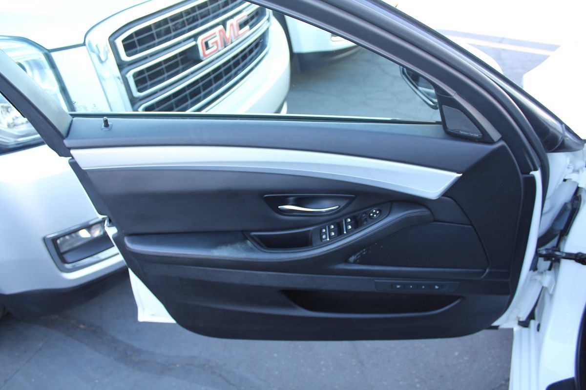 Used 2015 BMW M5 RWD image 17