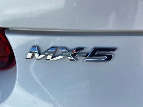 Used 2018 MAZDA MX-5 Miata Grand Touring image 12