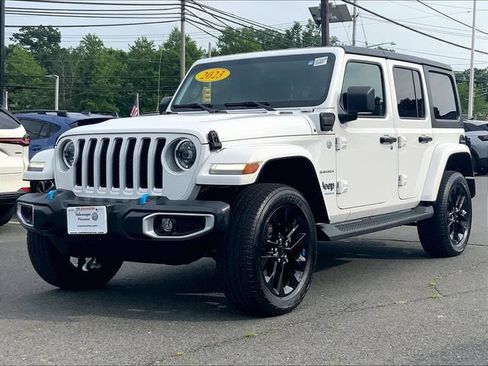 Used 2023 Jeep Wrangler Unlimited Sahara w/ Cold Weather Group AWD/4WD image 2