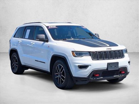 Used 2019 Jeep Grand Cherokee Trailhawk w/ Trailhawk Luxury Group AWD/4WD image 4