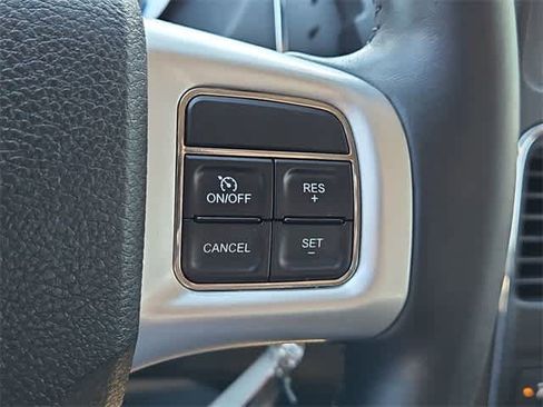 Used 2013 Dodge Grand Caravan SE image 23