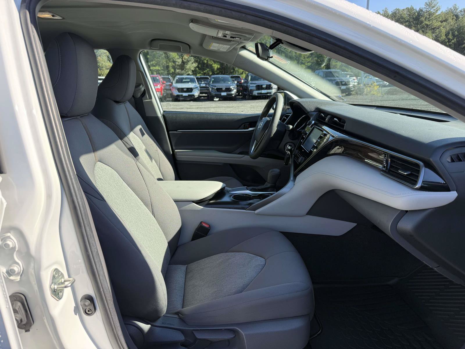 Used 2020 Toyota Camry LE FWD image 14