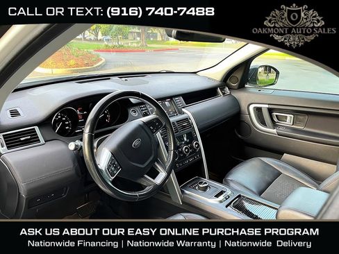 Used 2018 Land Rover Discovery Sport SE AWD/4WD image 32