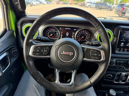 Used 2018 Jeep Wrangler Unlimited Sahara AWD/4WD image 18