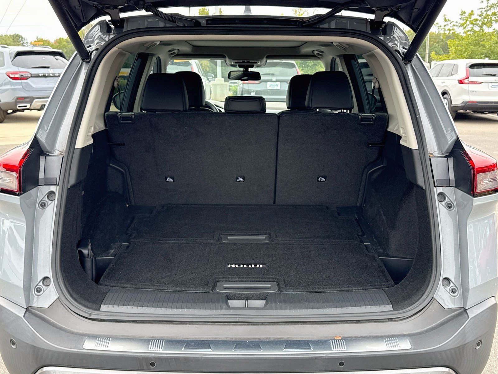 Used 2023 Nissan Rogue SL w/ SL Premium Package FWD image 30