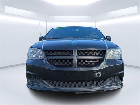 Used 2017 Dodge Grand Caravan SE image 8