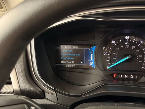 Used 2019 Ford Fusion SE FWD image 28