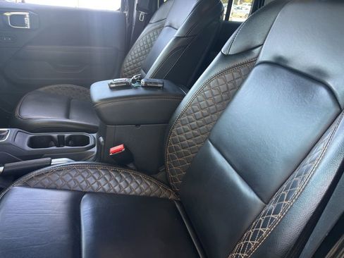 Used 2022 Jeep Wrangler Unlimited Sahara image 8