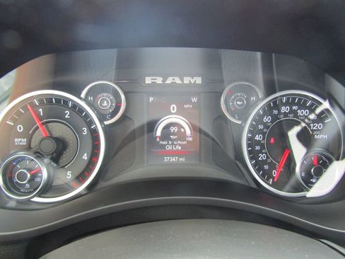 Used 2022 RAM 2500 Big Horn AWD/4WD image 21