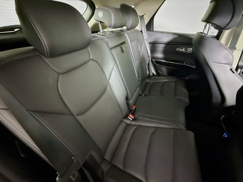 Used 2023 Genesis GV70 2.5T image 34