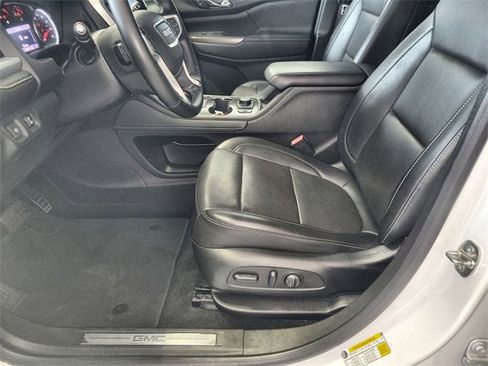 Used 2023 GMC Acadia SLT image 12