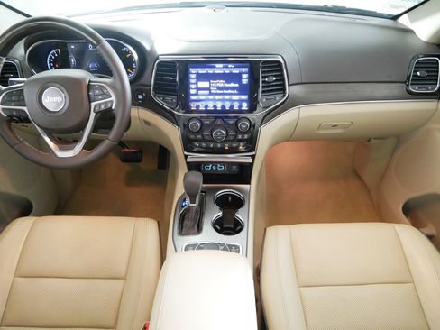 Used 2020 Jeep Grand Cherokee Overland image 10