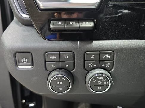 New 2026 Chevrolet Silverado 1500 High Country AWD/4WD image 28