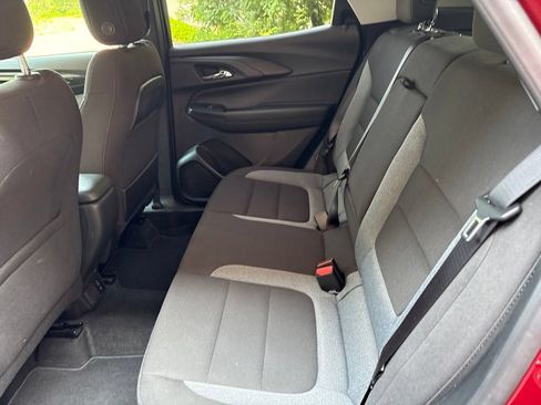 Used 2024 Chevrolet TrailBlazer LT w/ Convenience Package AWD/4WD image 13
