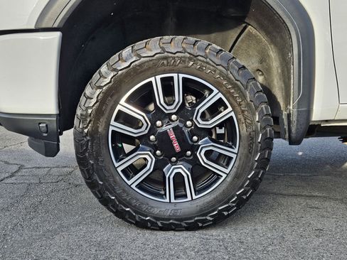 Used 2023 GMC Sierra 2500 AT4 AWD/4WD image 13