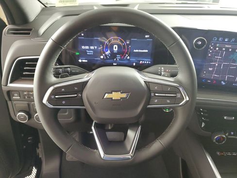 New 2026 Chevrolet Suburban LT image 21