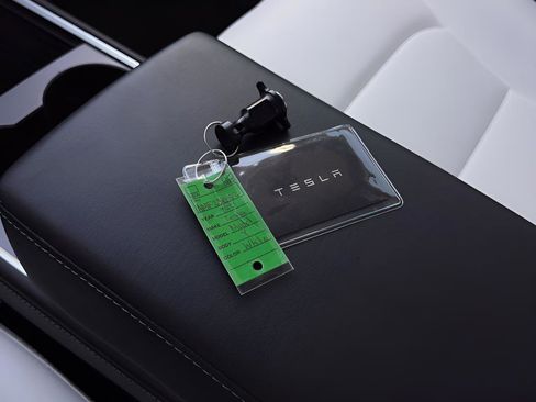 Used 2021 Tesla Model Y Long Range image 29