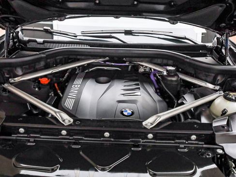 Certified 2023 BMW X7 xDrive40i w/ M Sport Package image 28