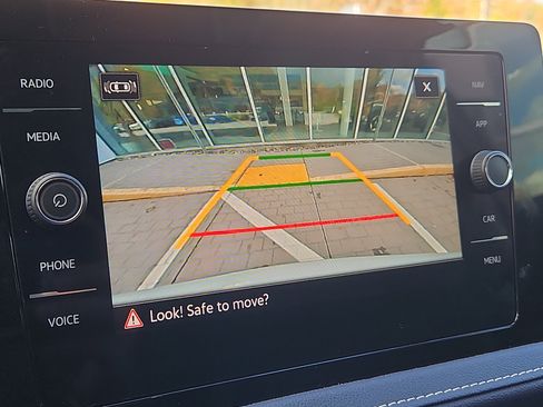 Certified 2025 Volkswagen Taos SEL image 10