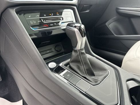 New 2026 Volkswagen Taos SE image 20