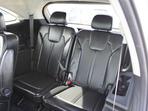 Used 2022 Kia Sorento S w/ Panoramic Sunroof Package image 12