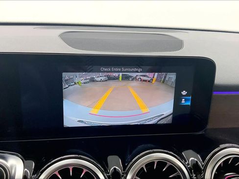 Certified 2022 Mercedes-Benz GLB 250 4MATIC image 24