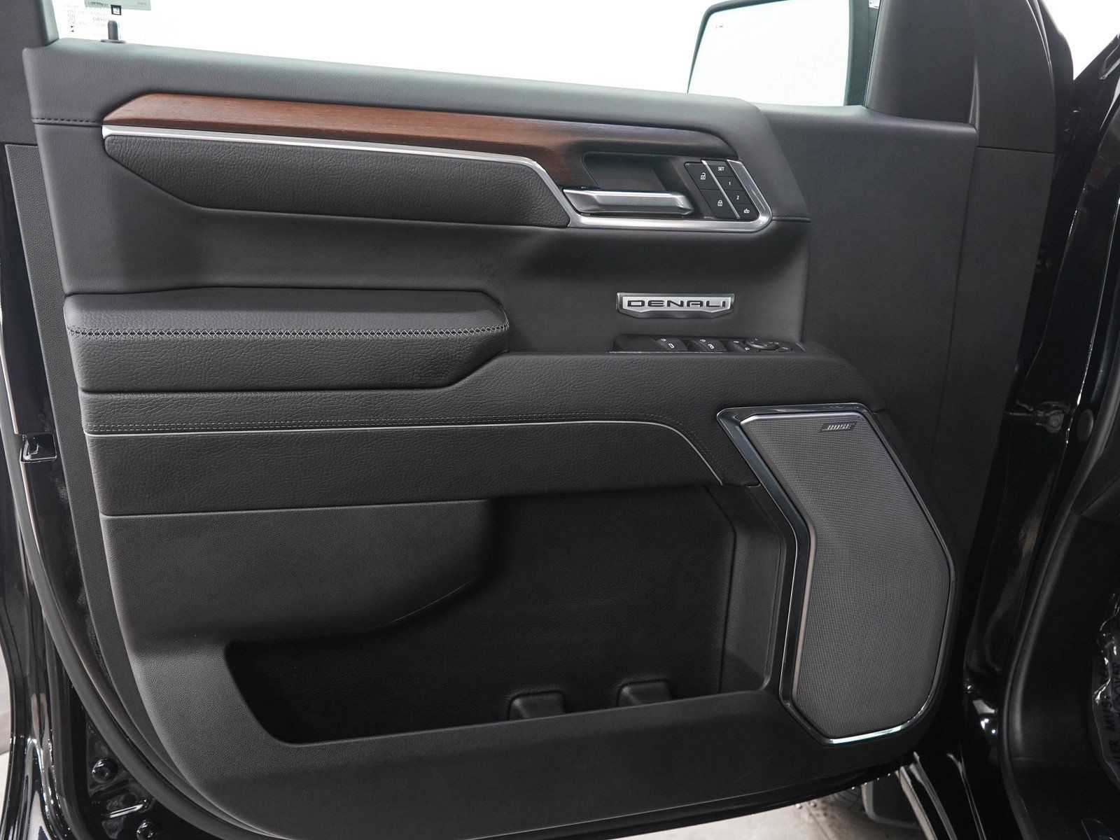 Used 2024 GMC Sierra 1500 Denali AWD/4WD image 20