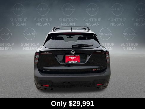 Used 2026 Nissan Kicks SR w/ SR Premium Package AWD/4WD image 4