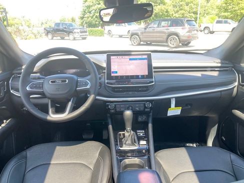 New 2024 Jeep Compass Limited w/ High Altitude Package image 13