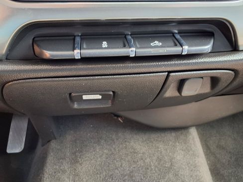 Used 2018 Chevrolet Silverado 1500 LT RWD image 8