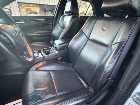 Used 2017 Chrysler 300 S w/ Safetytec Plus Group image 28