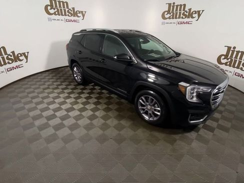 Used 2023 GMC Terrain SLT image 2