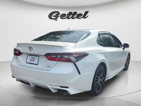Used 2023 Toyota Camry SE FWD image 5