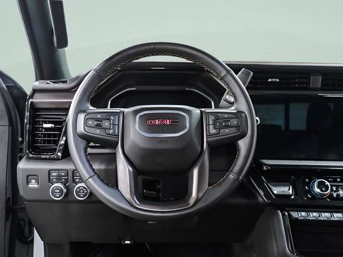 Used 2025 GMC Sierra 2500 AT4 w/ AT4 Premium Plus Package AWD/4WD image 9