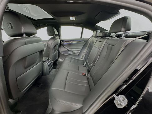 Used 2019 BMW 530i xDrive w/ Convenience Package image 25