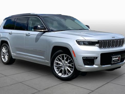 Used 2023 Jeep Grand Cherokee L Summit w/ Luxury Tech Group V AWD/4WD image 3