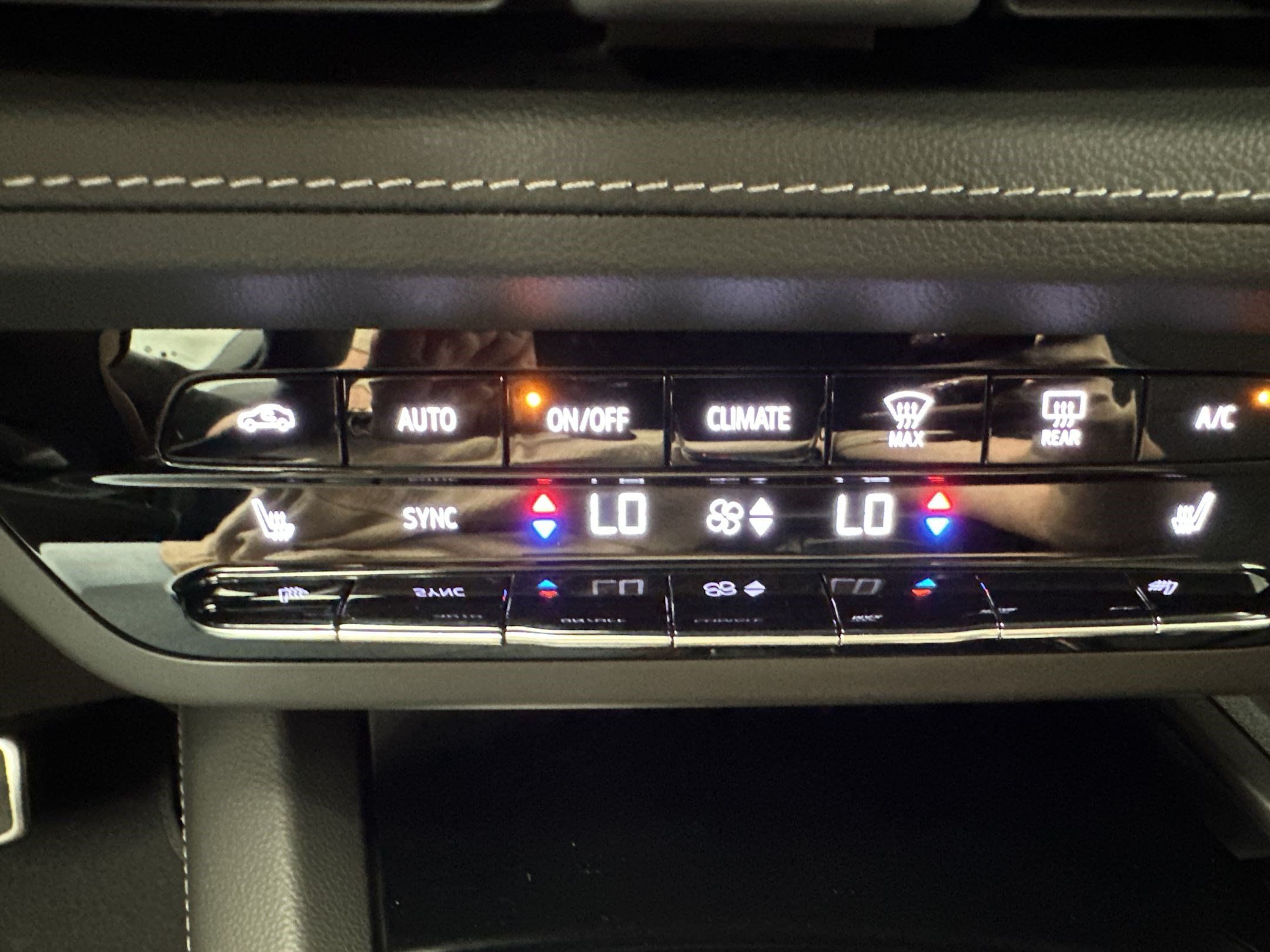 Certified 2023 Buick Envision Preferred w/ Sport Touring Package AWD/4WD image 19