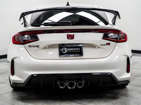 Used 2024 Honda Civic Type R image 9
