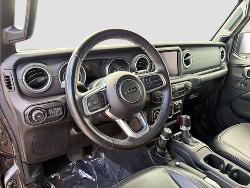 Used 2020 Jeep Wrangler Unlimited Sahara image 25