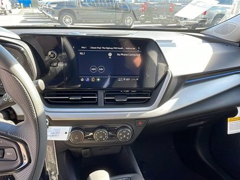 New 2026 Chevrolet Trax LS w/ Driver Confidence Package image 15