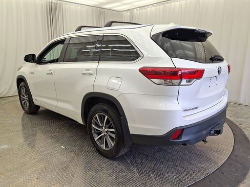 Certified 2018 Toyota Highlander XLE AWD/4WD image 22