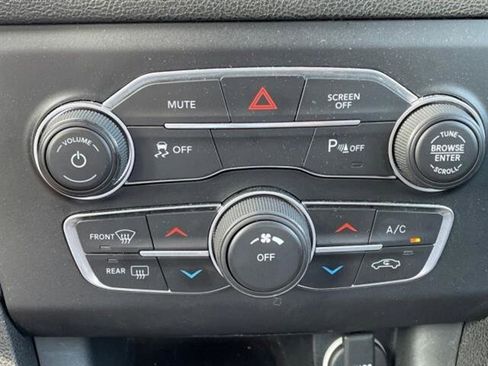 Used 2023 Dodge Charger SXT image 22