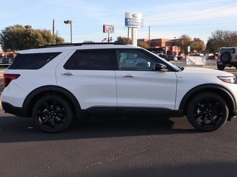 Certified 2023 Ford Explorer ST-Line w/ Class IV Trailer Tow Package image 13