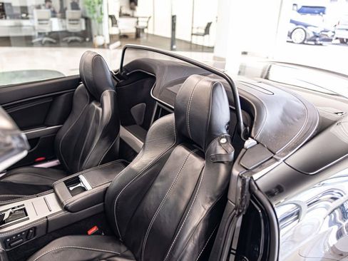Used 2010 Aston Martin V8 Vantage Roadster RWD image 18