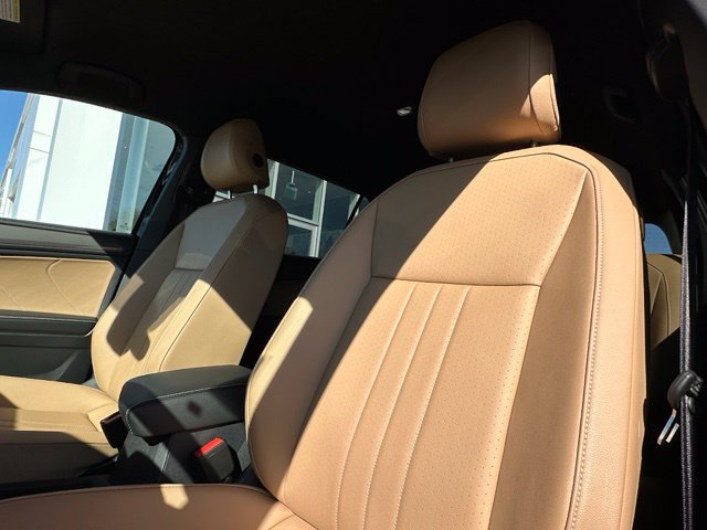 Used 2023 Volkswagen Tiguan SE AWD/4WD image 23