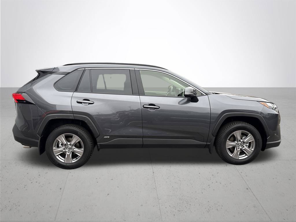Used 2025 Toyota RAV4 LE AWD/4WD image 5