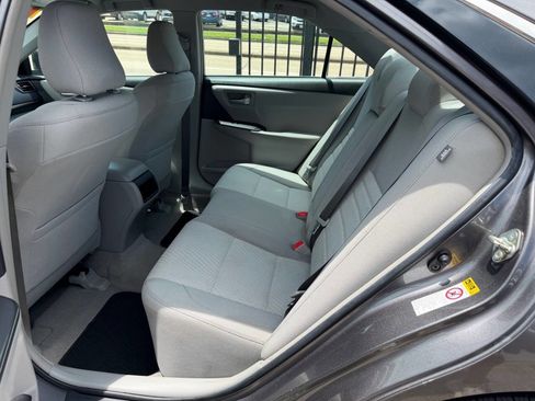 Used 2016 Toyota Camry LE FWD image 17